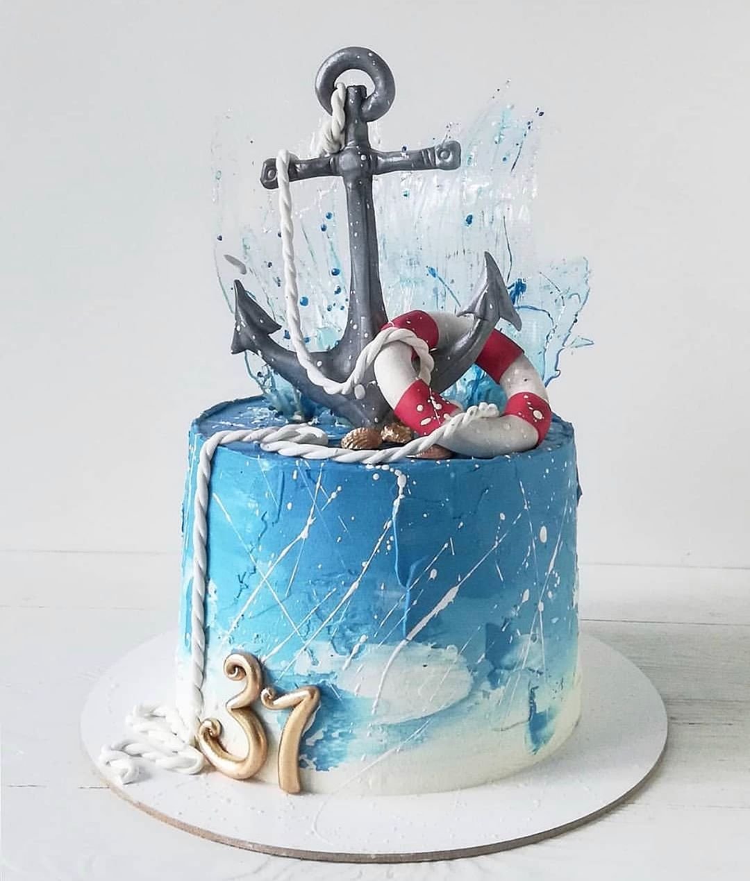 Корабль в море