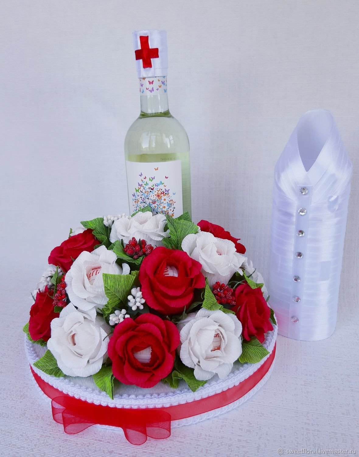 Подарок из конфет для врача