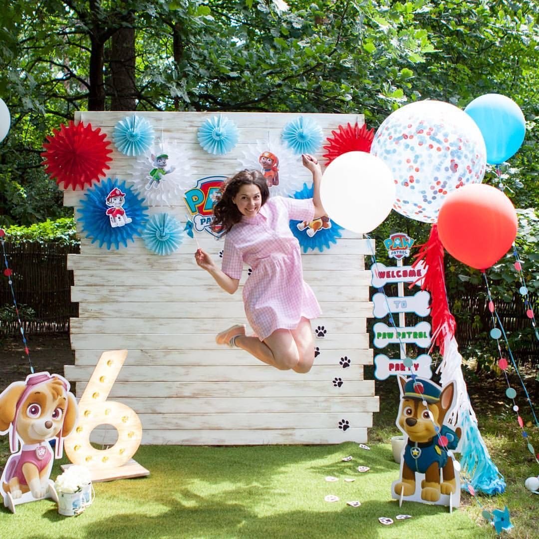 Фотозона в стиле путешествия