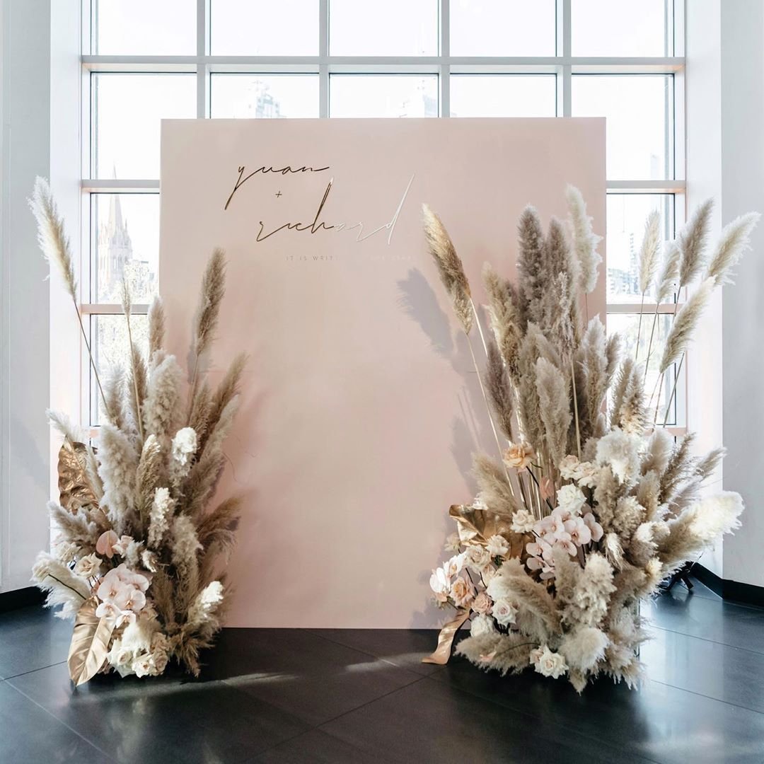 Стильная фотозона на свадьбу