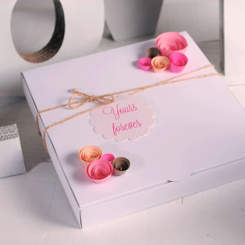 Украшение коробки на день рождения