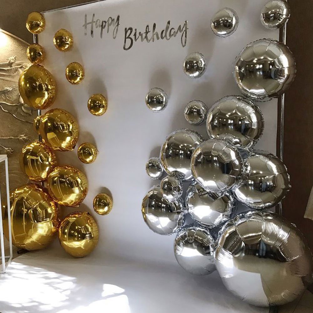 Фотозона с золотыми пайетками