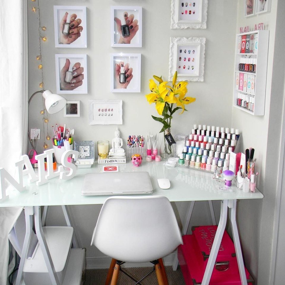 Интерьер магазина в розовых тонах