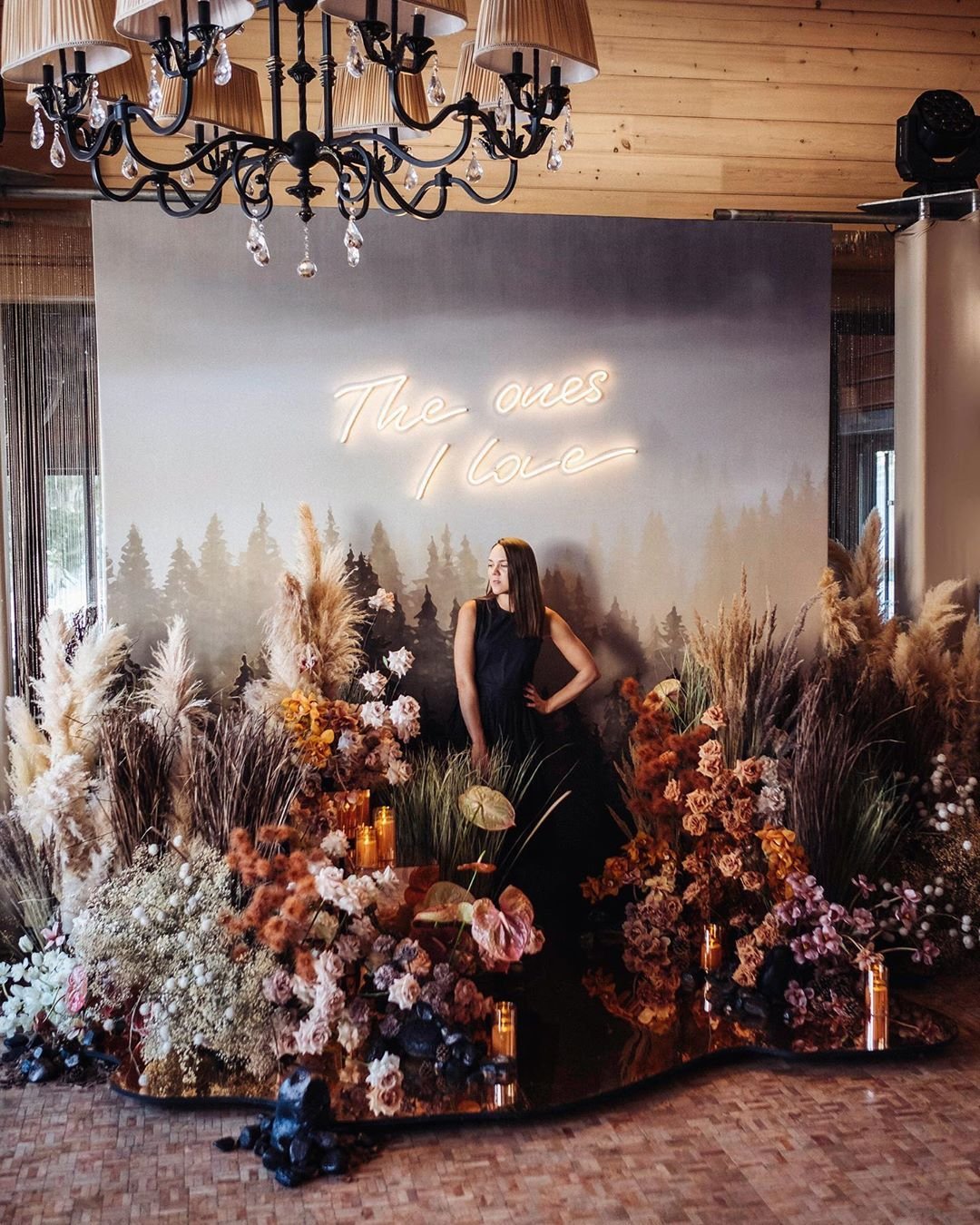 Стильная фотозона на свадьбу