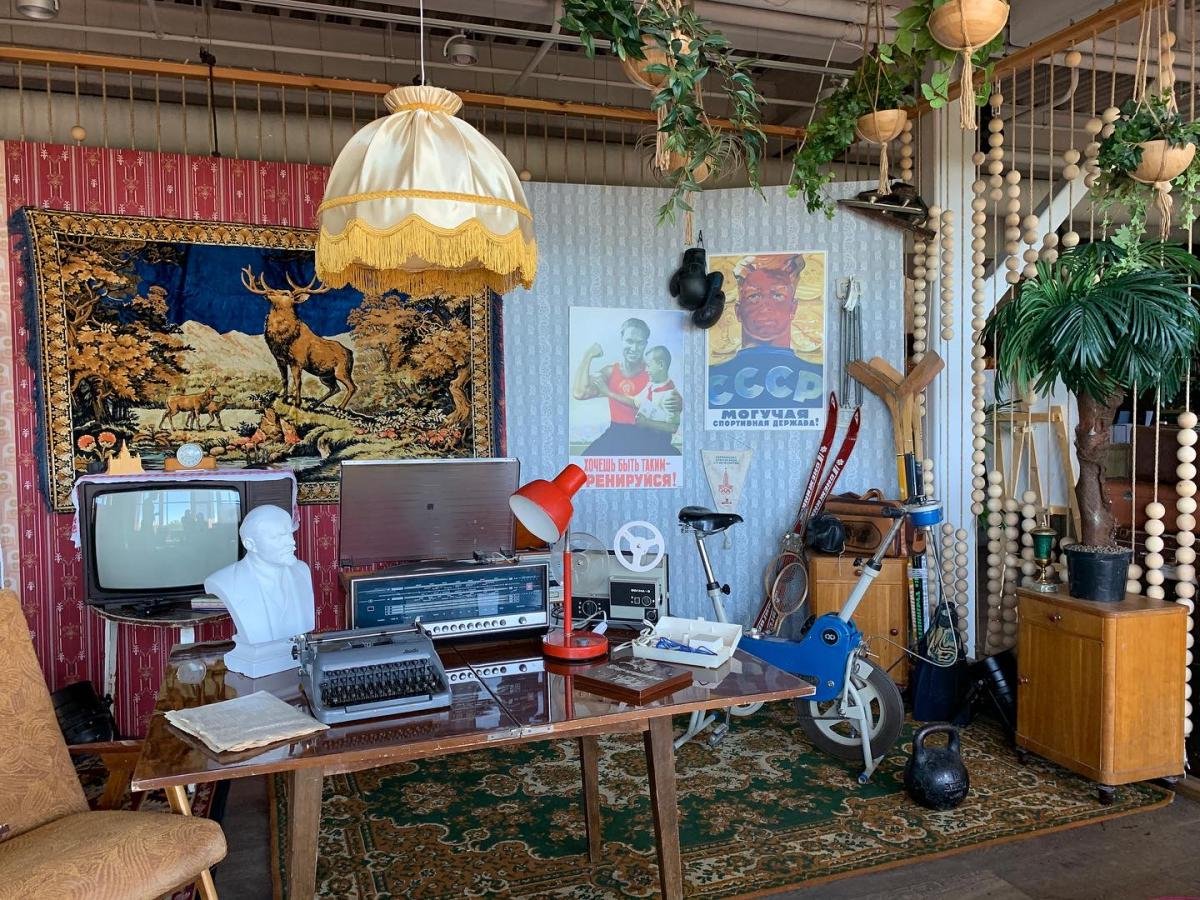 Фотозона в Советском стиле