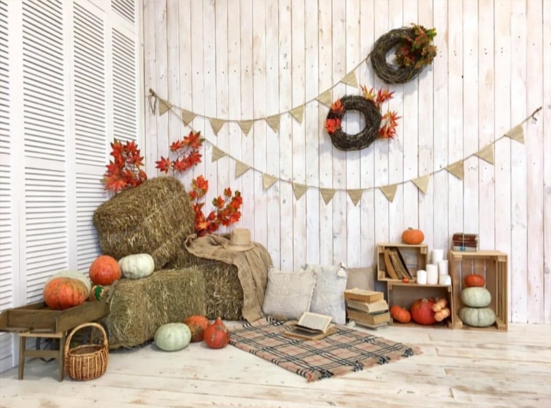 Фотосессия со стогом сена