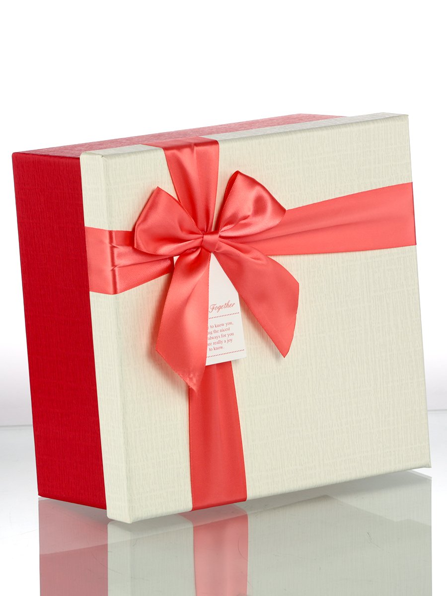 Подарочная коробка с синей лентой