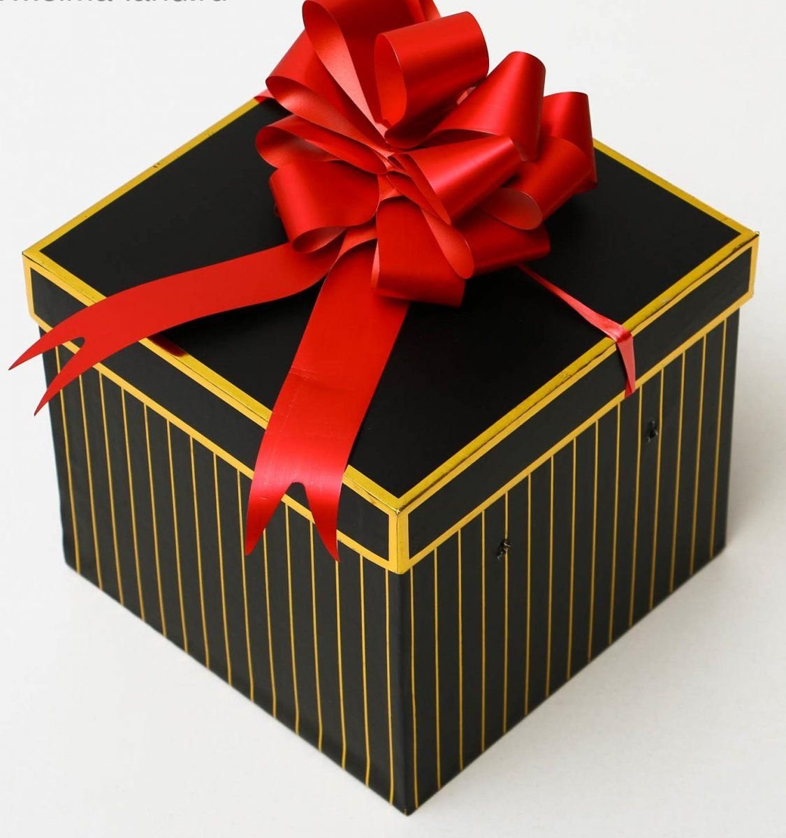 Подарочные коробки на прозрачном фоне для фотошопа