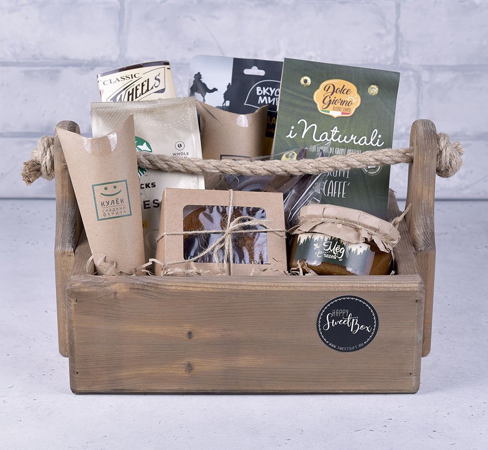 Подарочная коробка с кофе и сладостями