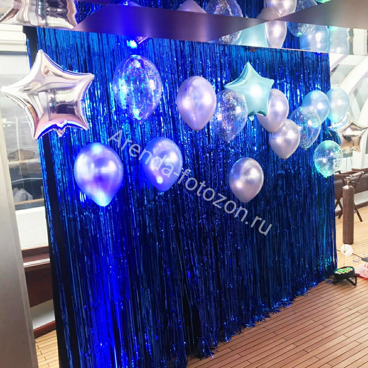 Фотозона с дождиком и шарами