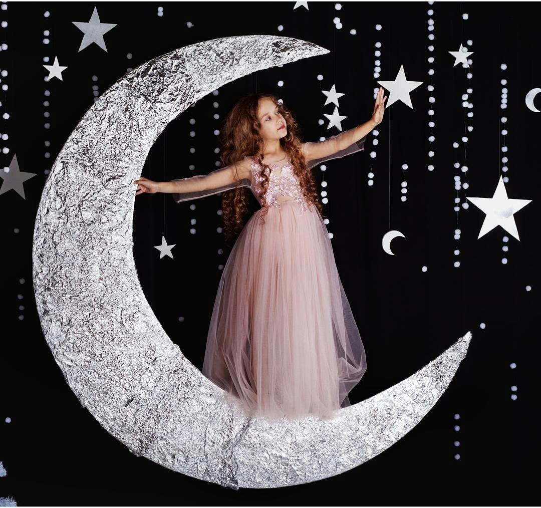 Фотозона с луной на новый год