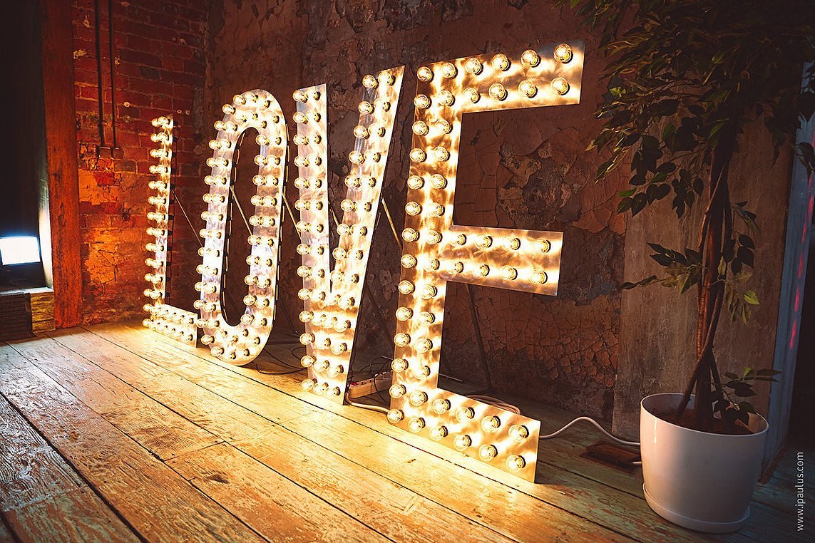 Фотозона с лампочками