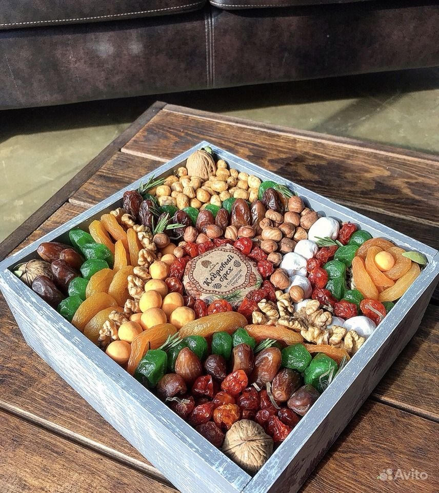 Подарочные коробки с орешками