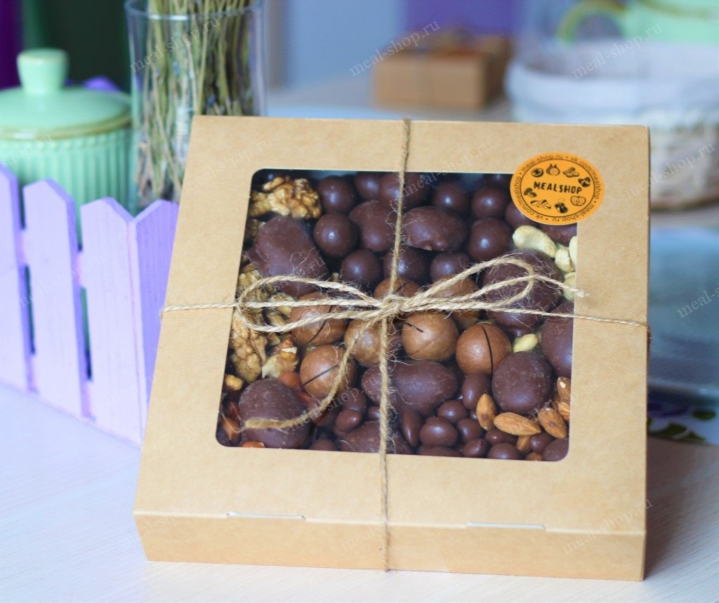 Подарочные коробки с орехами