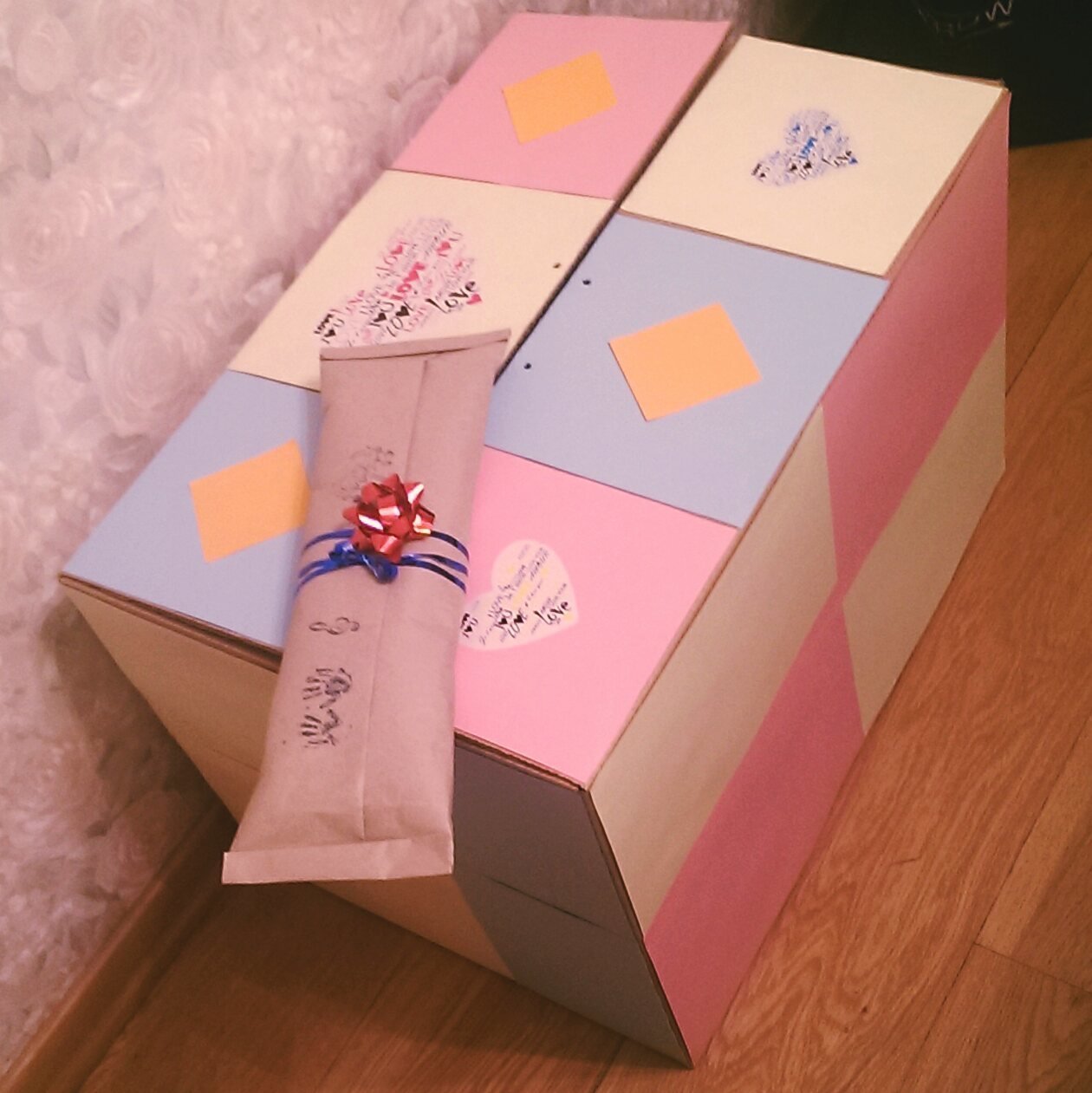 Сделать коробку на день рождения. Большие коробки подарков с сюрпризом. Сюрприз в коробке. Подарочная коробка "сюрприз". Коробки с сюрпризом для детей.