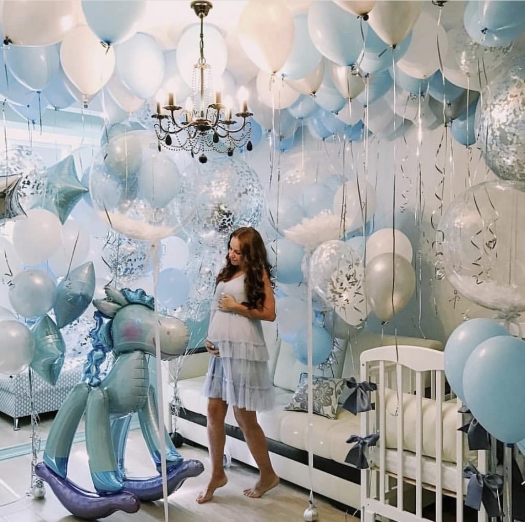 Украшение комнаты на выписку из роддома