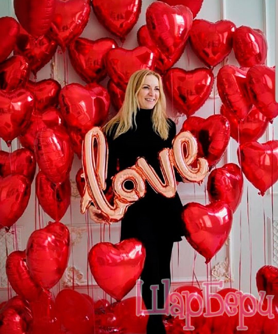 Фотозона с сердцами шарами