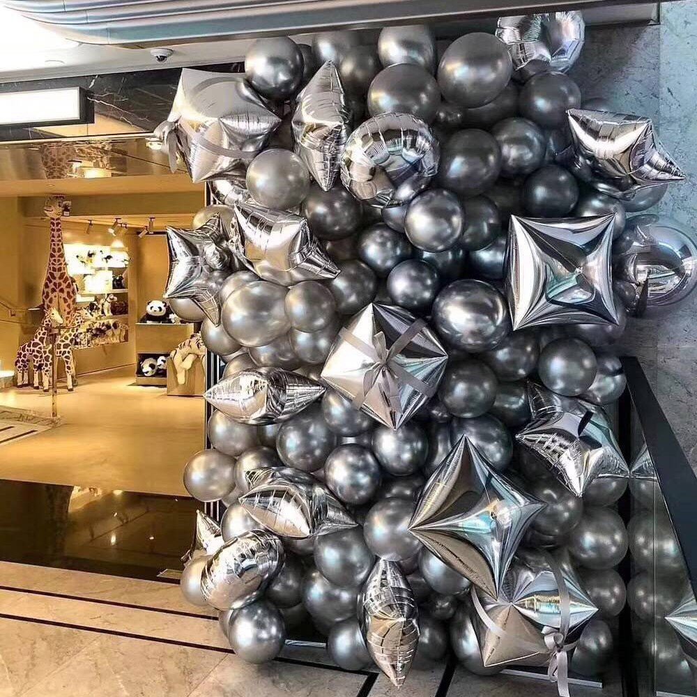 Украшение фольгированными шарами