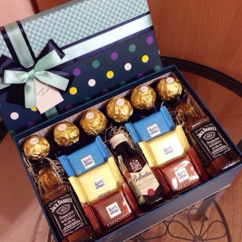 Подарочный ящик с водкой