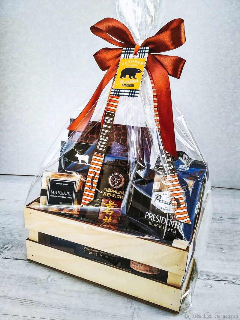 Ящик с фруктами в подарок