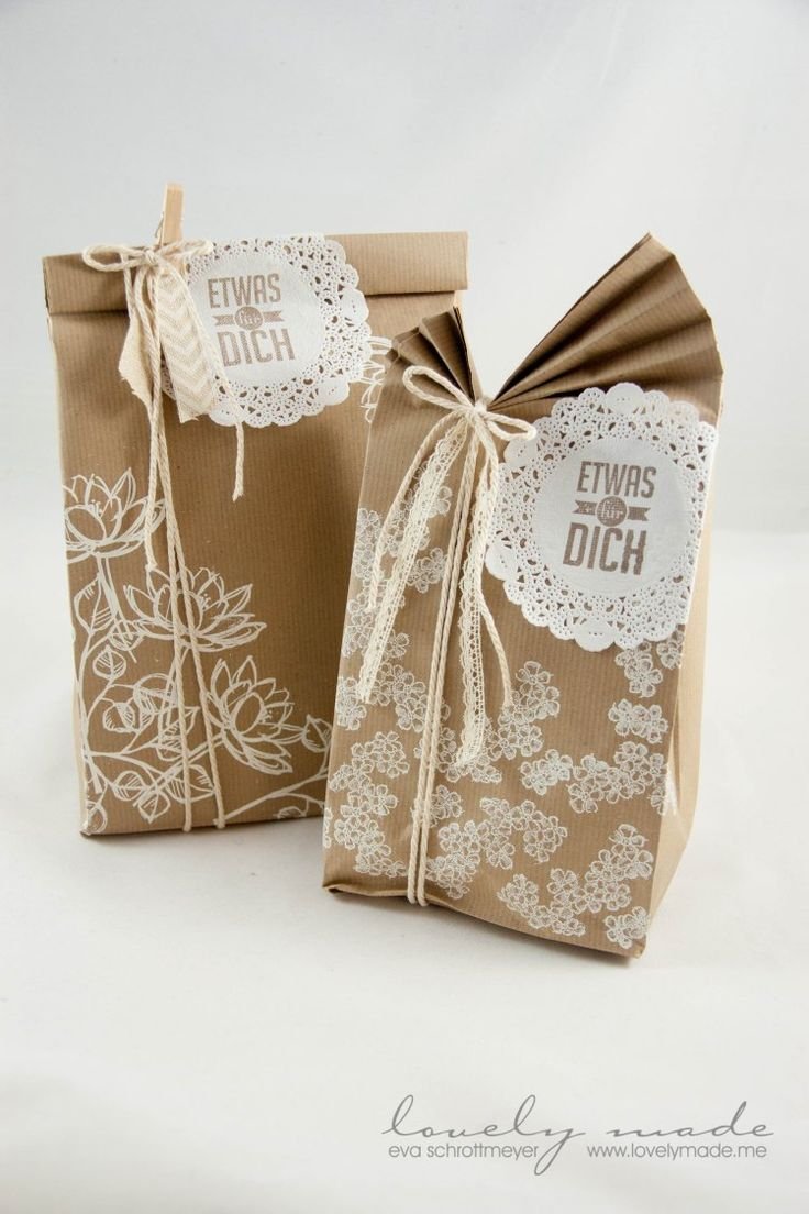 Упаковка подарка в крафт пакет