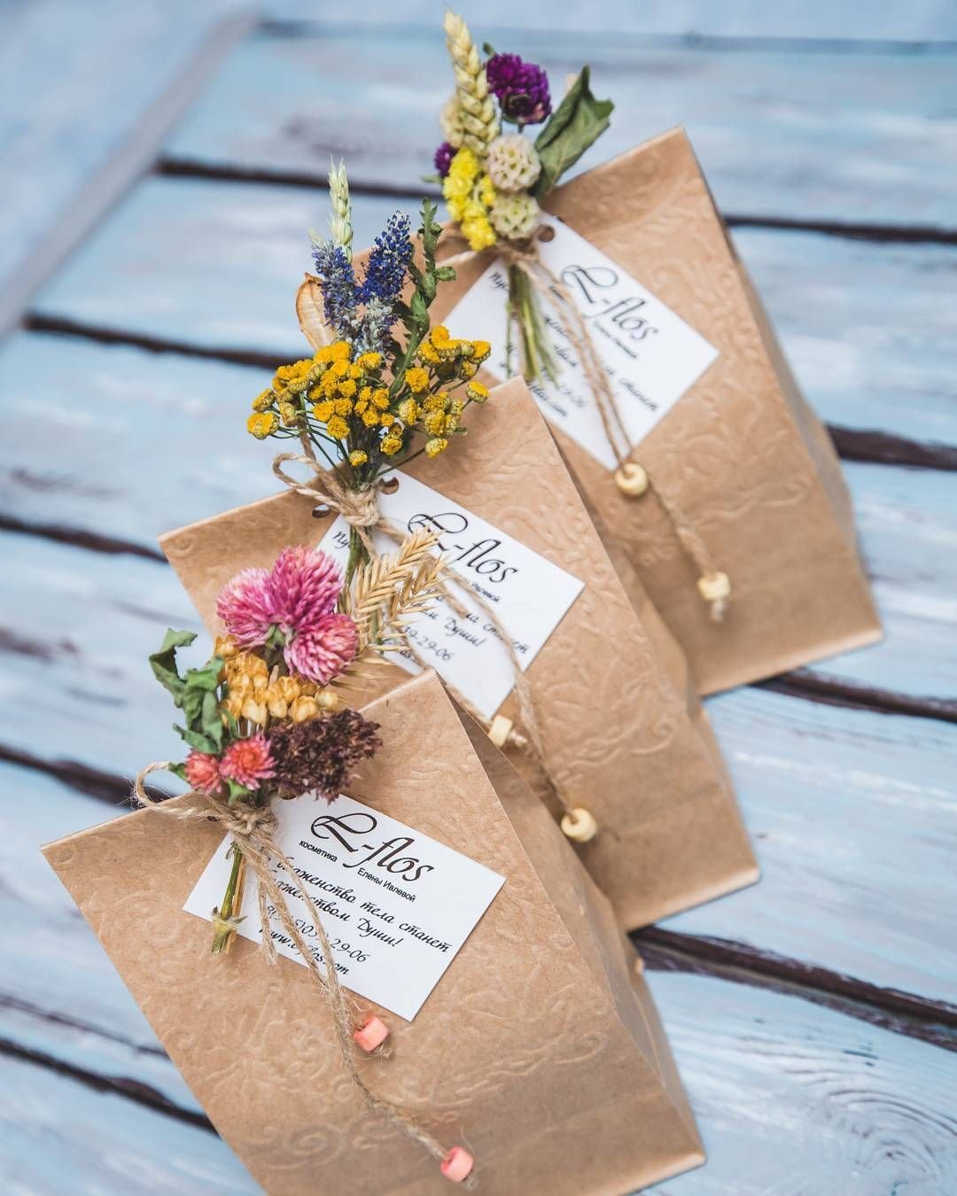 Упаковка коробки в крафт бумагу