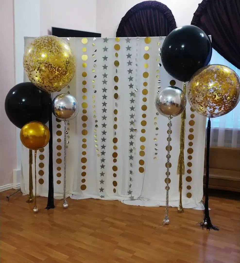 Фотозона на выпускной своими руками