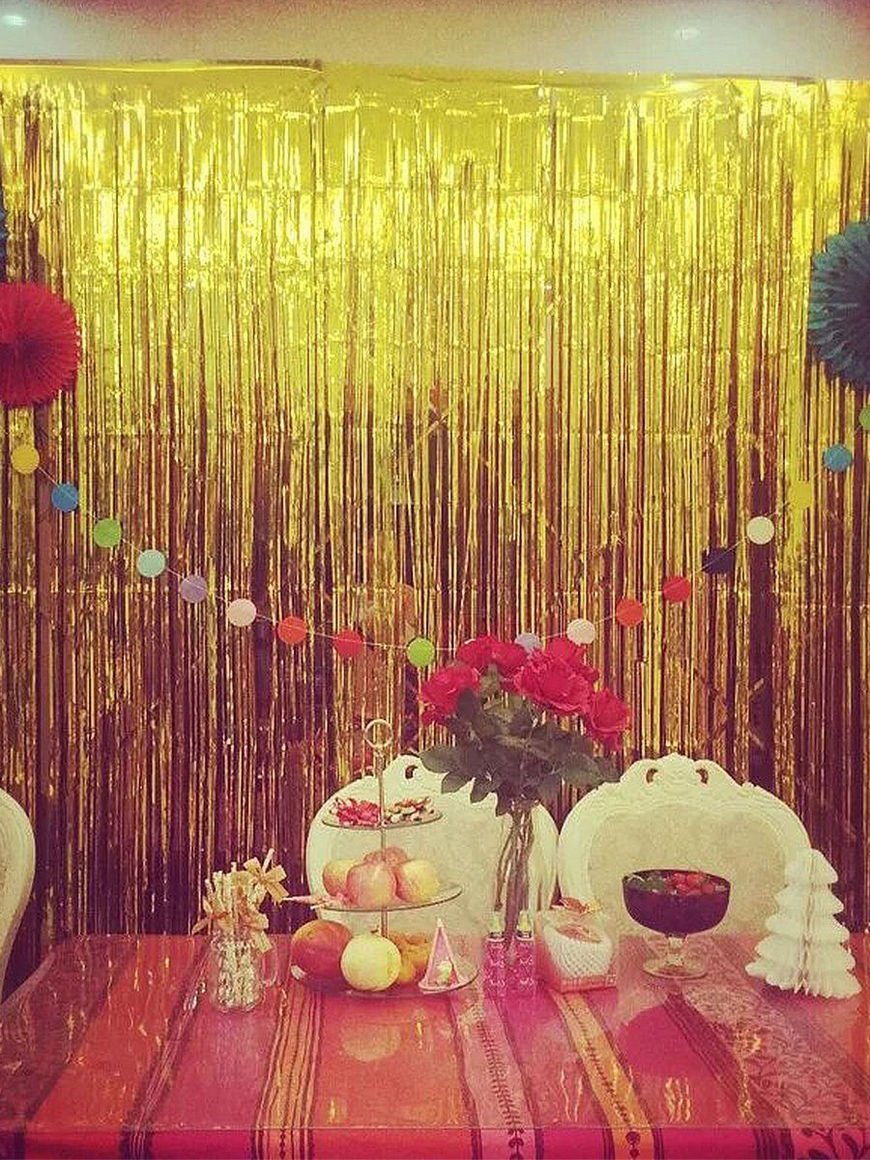 Украшение фотозоны шарами и дождиком