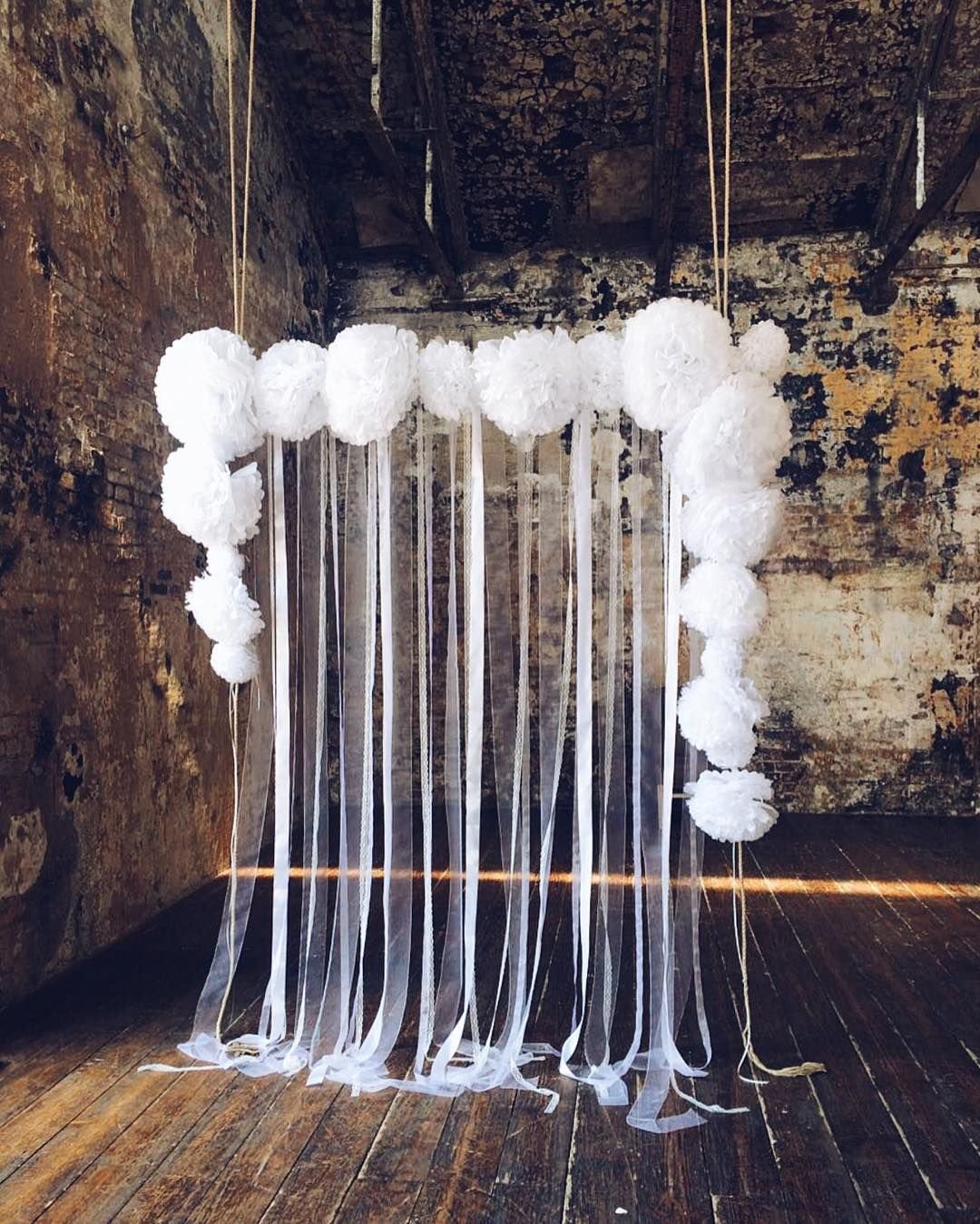 Фотозона с лентами и шарами