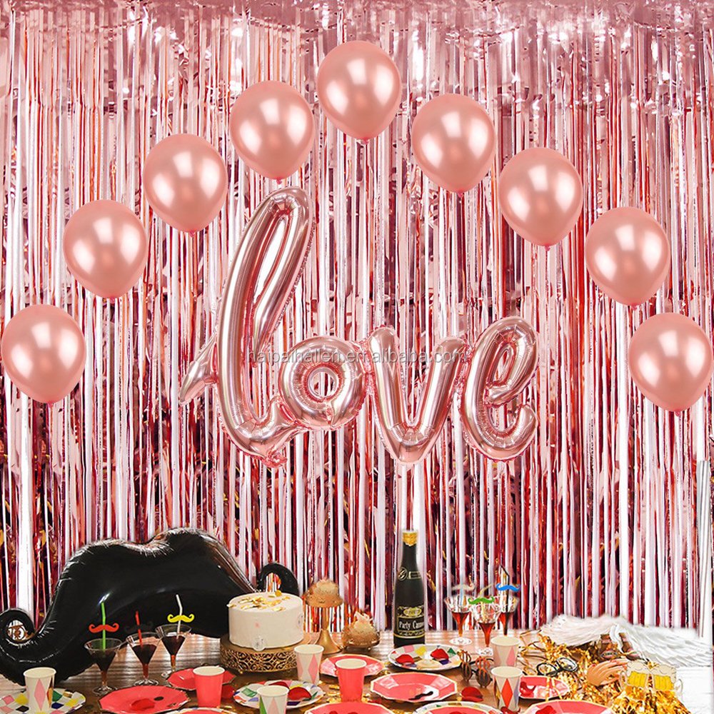 Украшение фотозоны шарами и дождиком