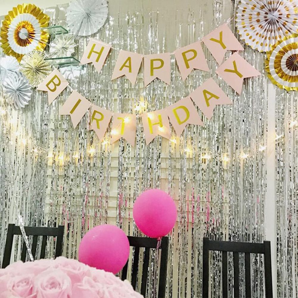 Фотозона с дождиком и шарами