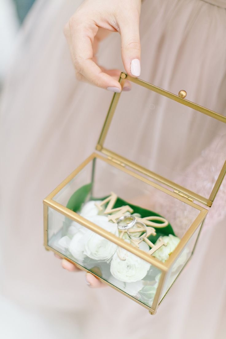 Деревянная коробочка для денег