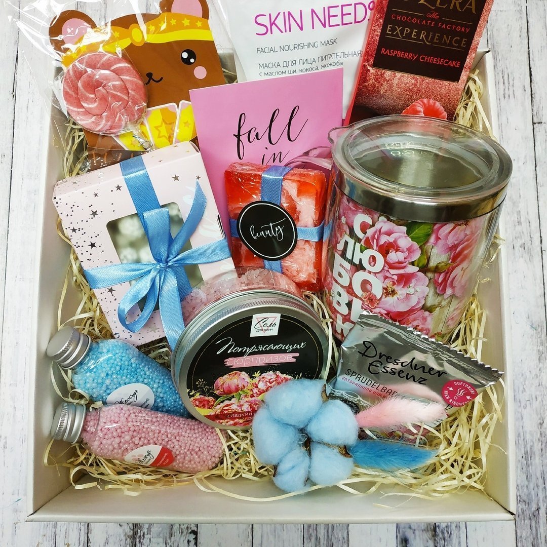 Сладкий подарок девушке