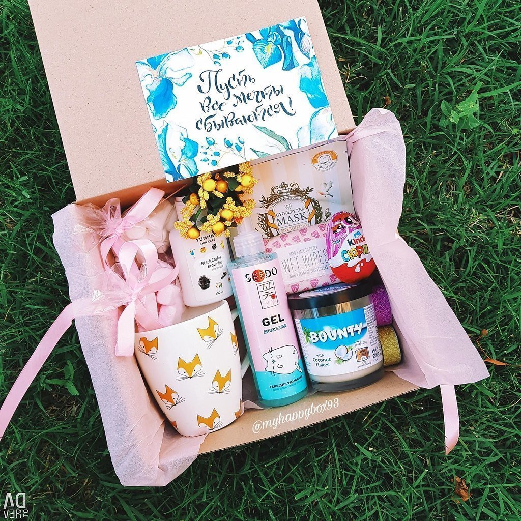 Коробочка со сладостями в подарок