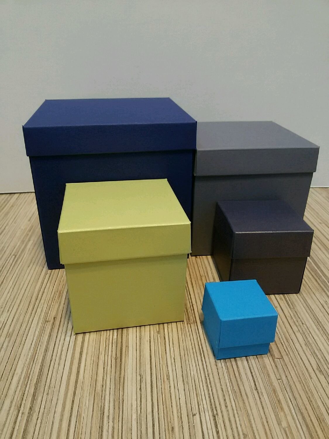 Бумажные коробочки для подарков