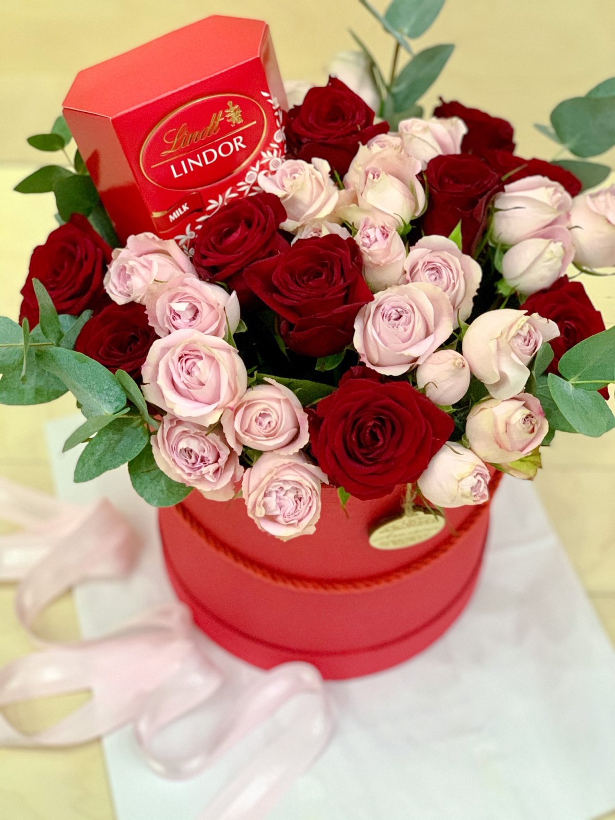 Фруктовый букет в шляпной коробке