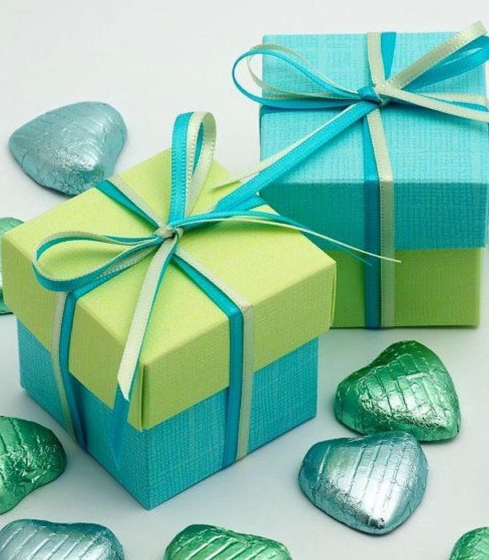 Упаковка маленького подарка