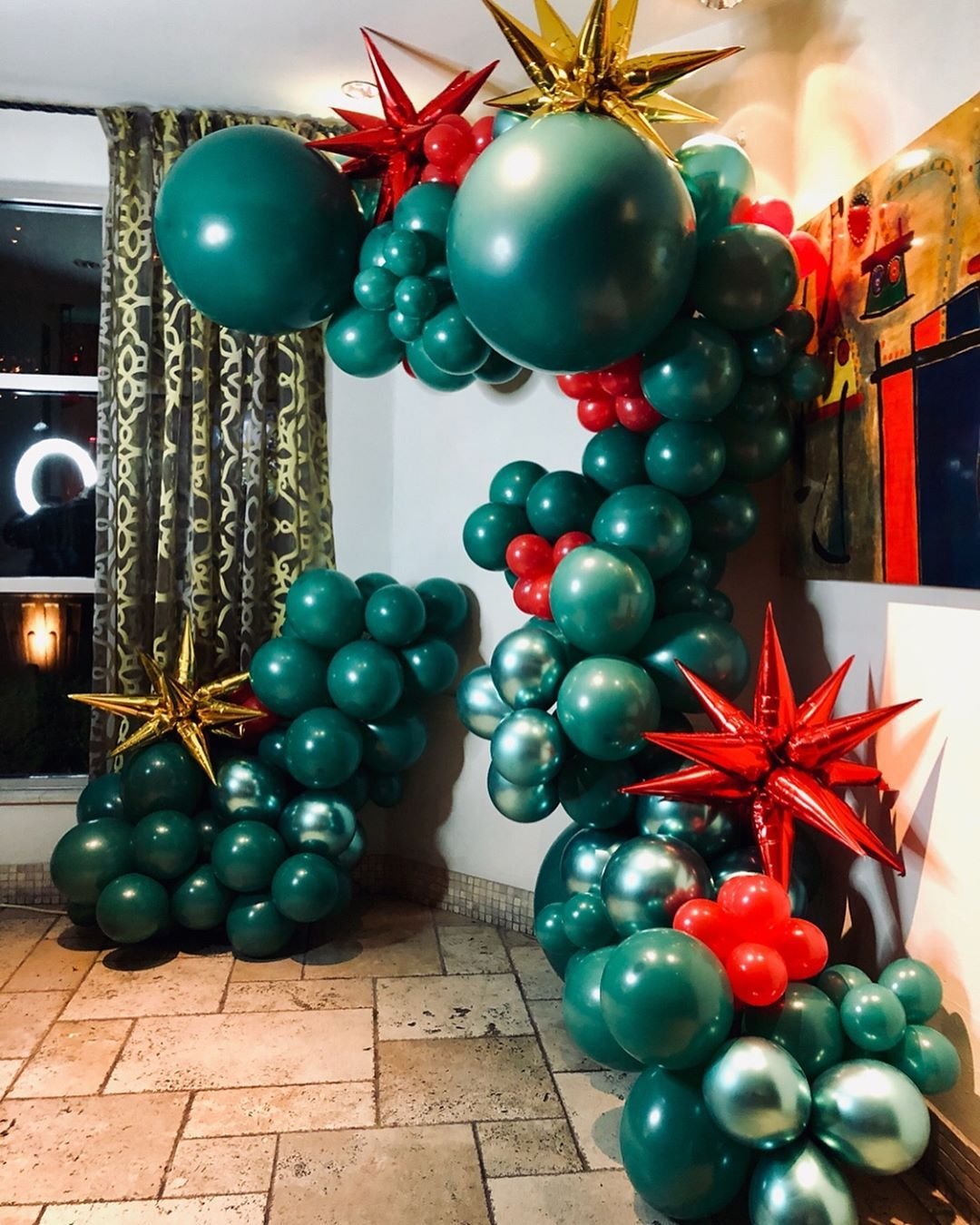 Необычное украшение шарами