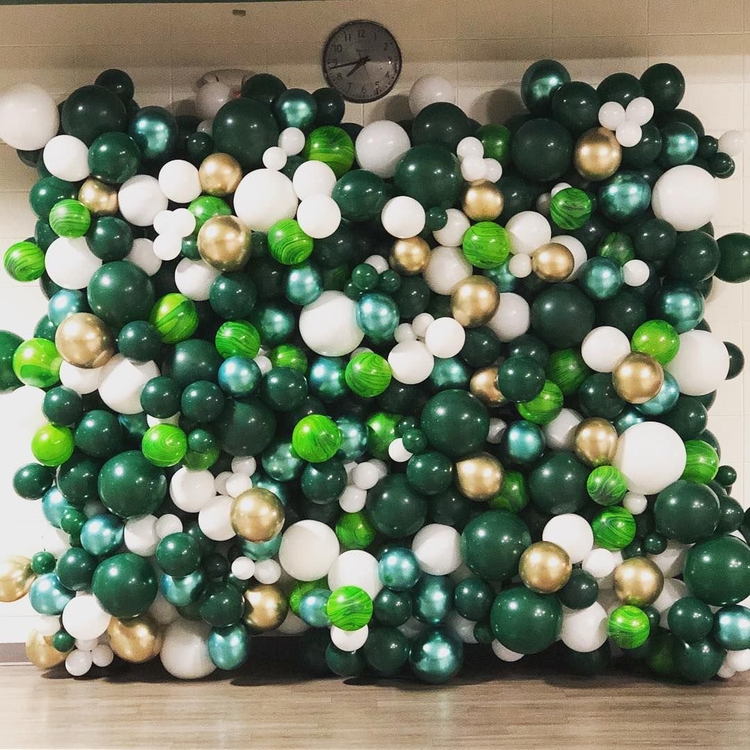Стена из воздушных шаров