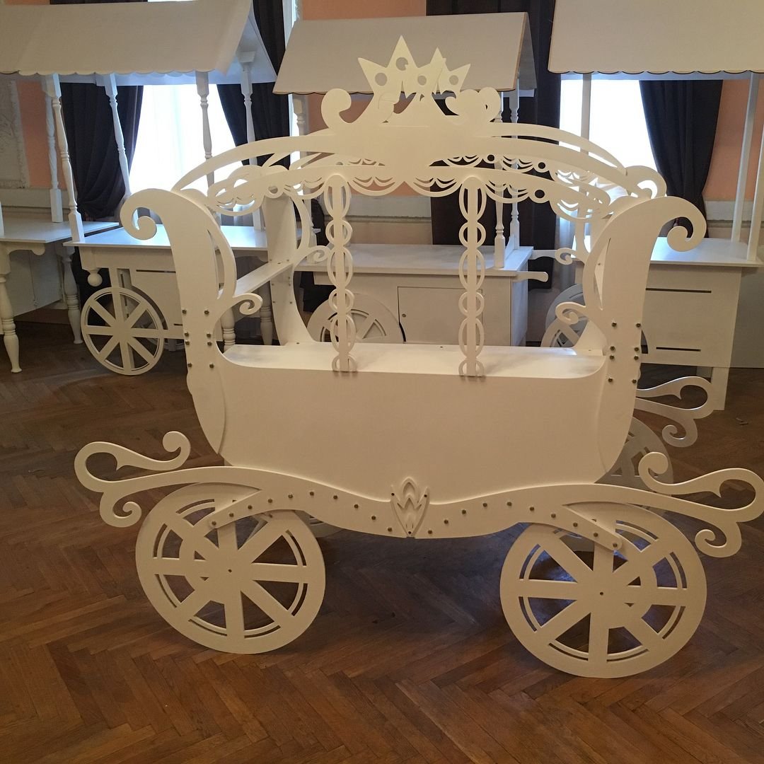 Фотозона карета