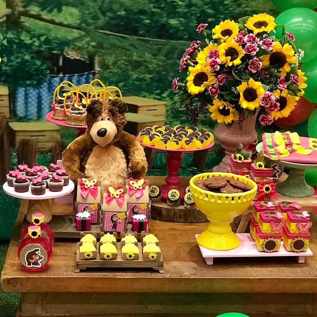 Фотозона Маша и медведь