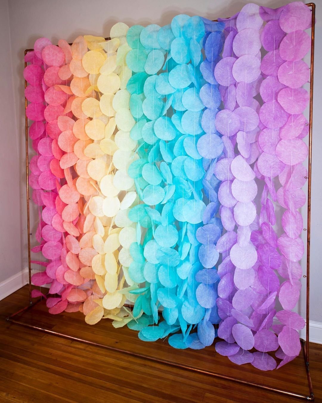 Арка из бумажных цветов