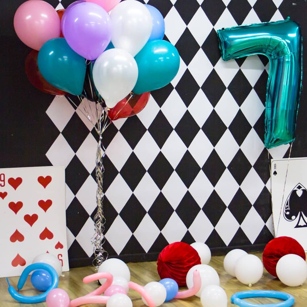 Фотозоны Алиса в стране чудес