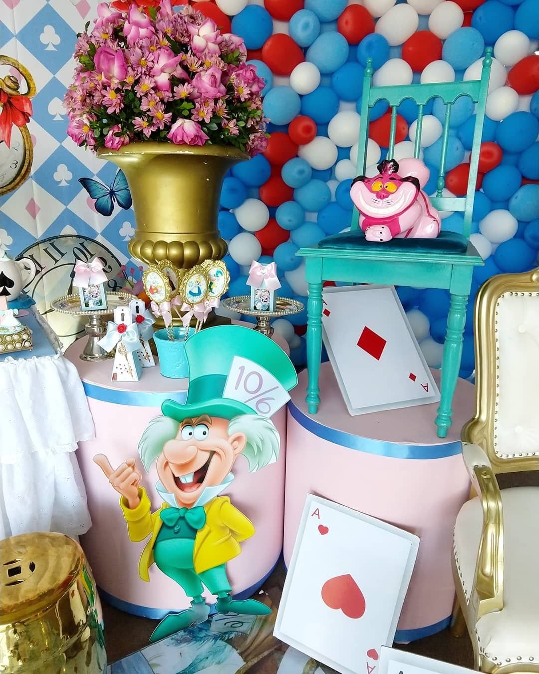 Современная Алиса в стране чудес фотосессия