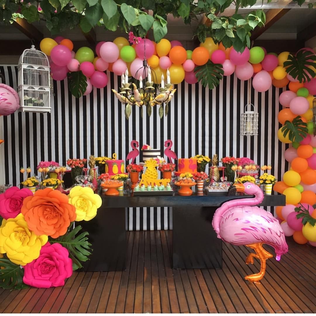 Фотозона в гавайском стиле