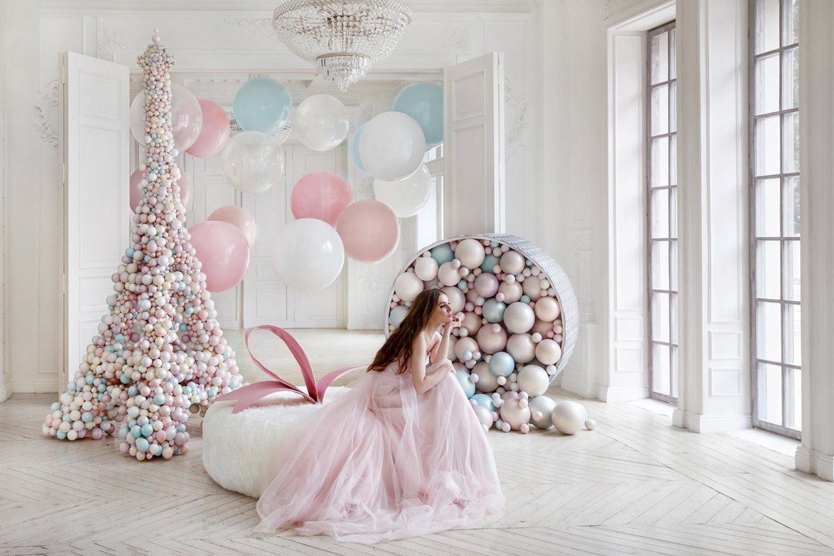 Новогодняя фотозона в розовых тонах