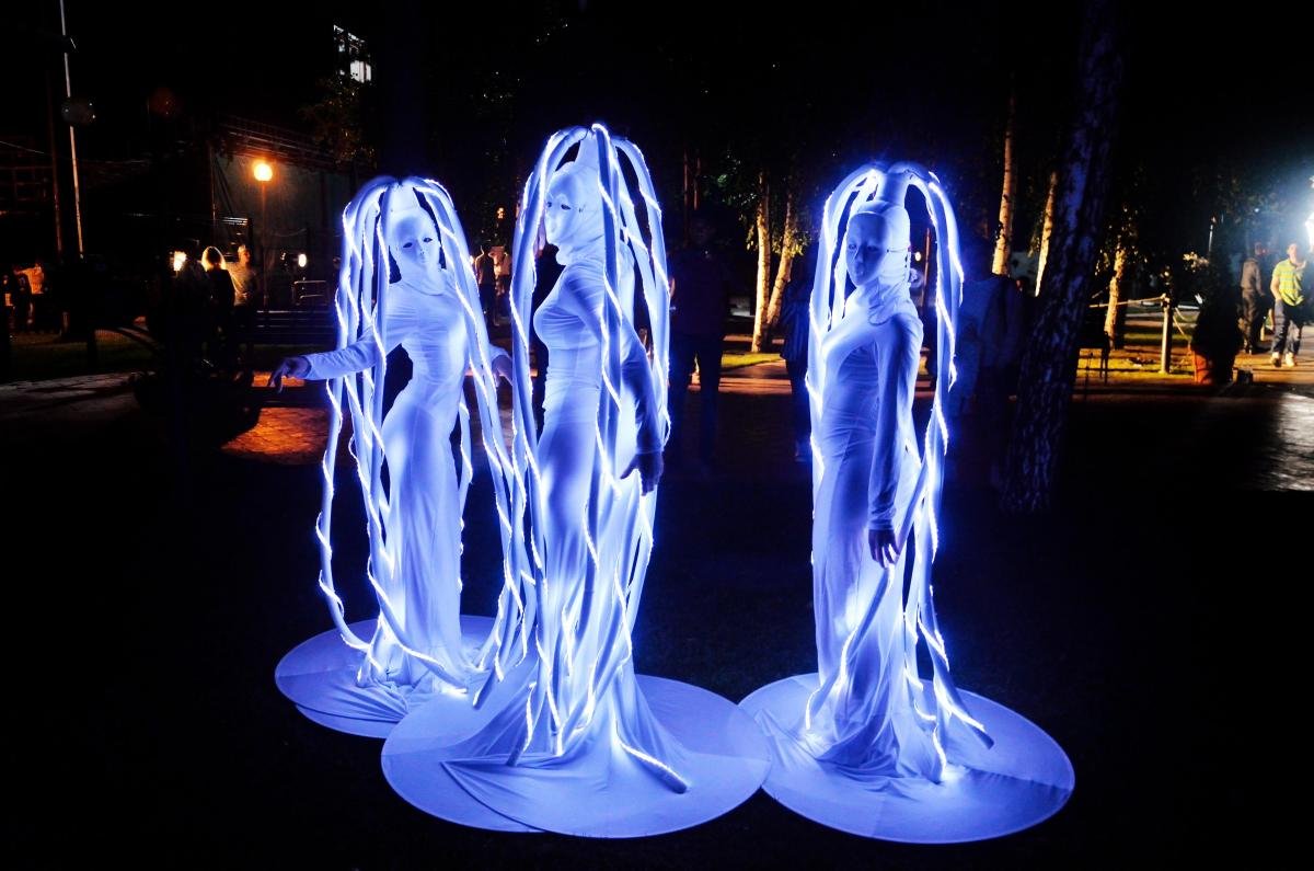 Свадебная арка с лампочками