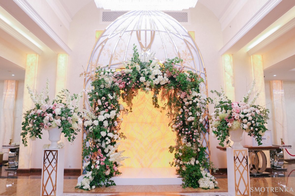 Декор фотозоны тканью