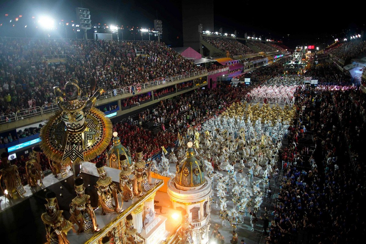 Карнавал в Рио-де-Жанейро 2022 фото