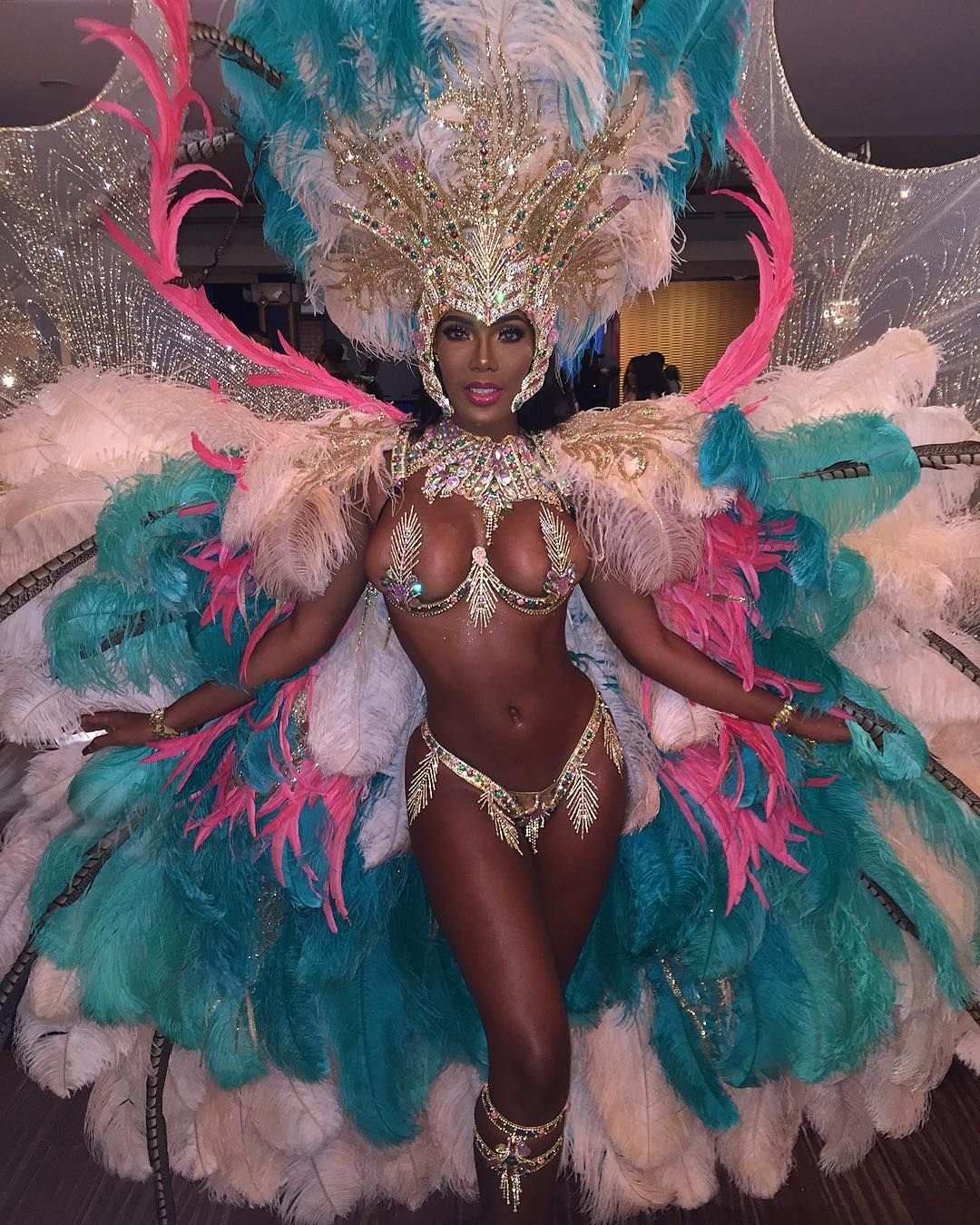 Monifa Jansen карнавал